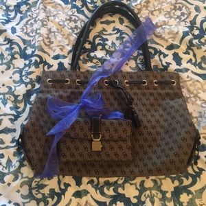 Dooney & Burke tote and wallet set in GUC